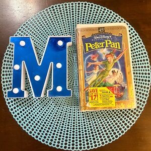 Disney Peter Pan 45th Anniversary Gold Edition VHS, Sealed w/ Slight wear